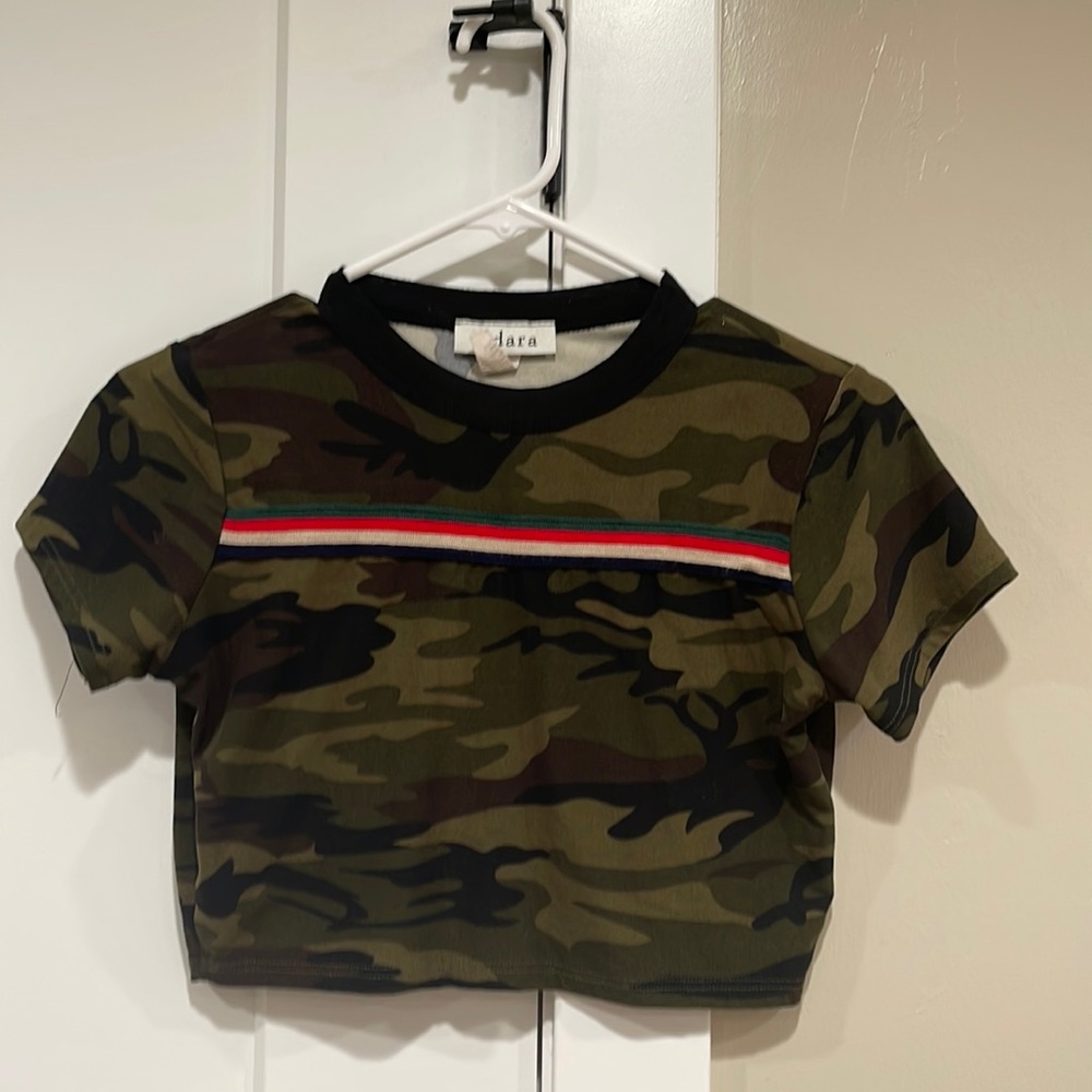 cute camo crop top with stripe! never worn